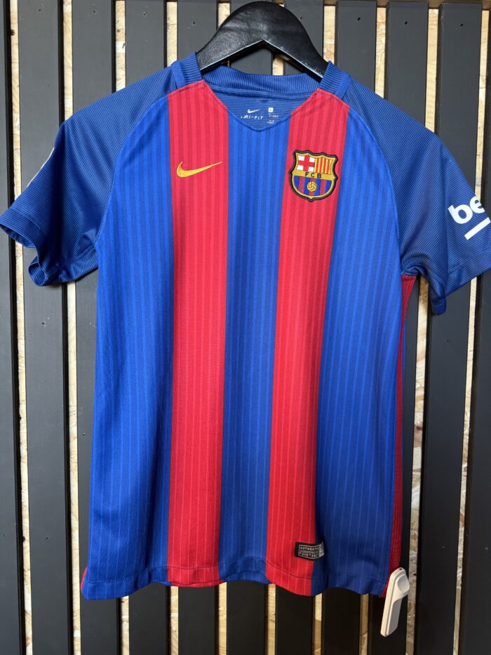 Retro Barcelona Home Shirt 2016/17 Suarez No.9