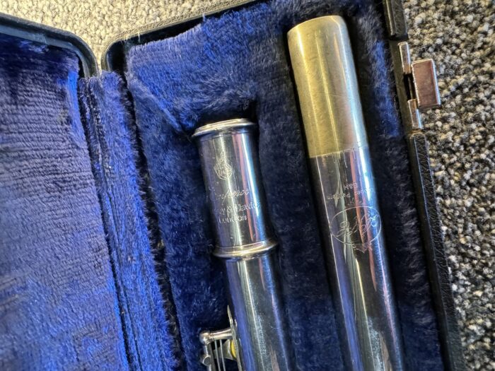 Boosey & Hawkes Emperor E Flute - with case - Image 3