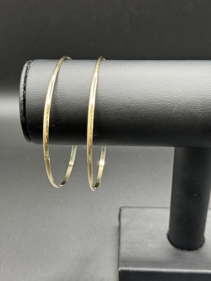 Set Of Two 9ct Gold Bangles 2.75" - Image 2