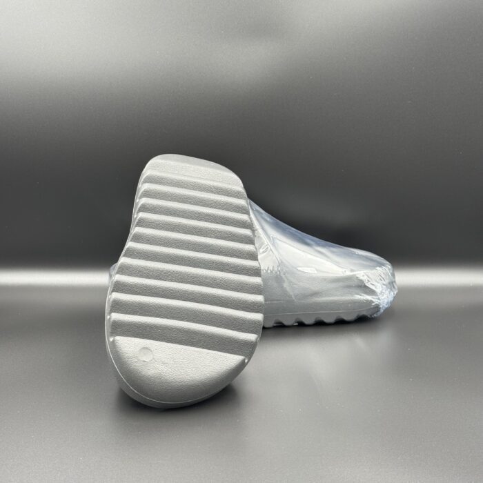 Yeezy Slides Slate Grey - Image 2