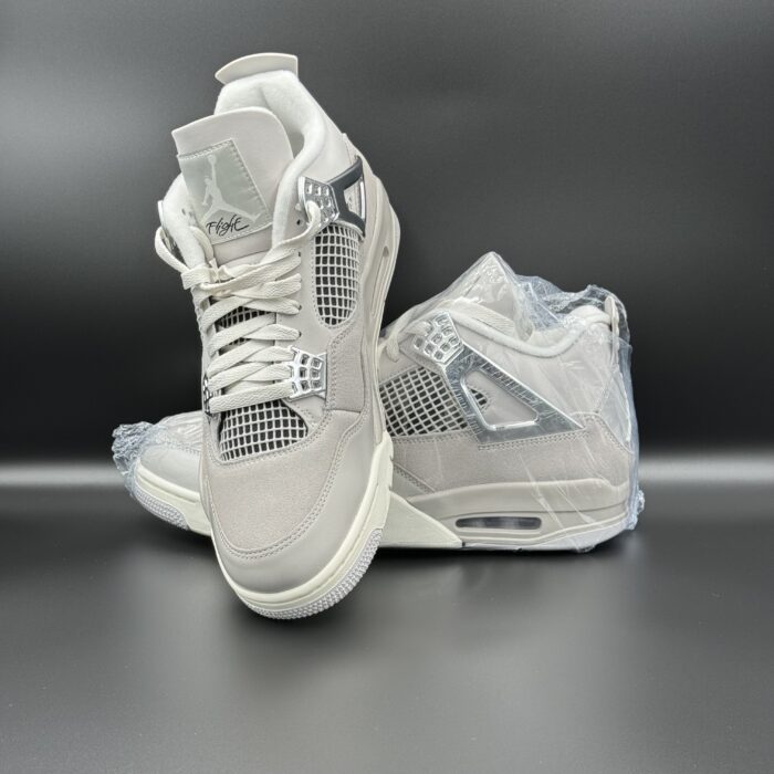 Air Jordan 4 Retro Frozen Moments