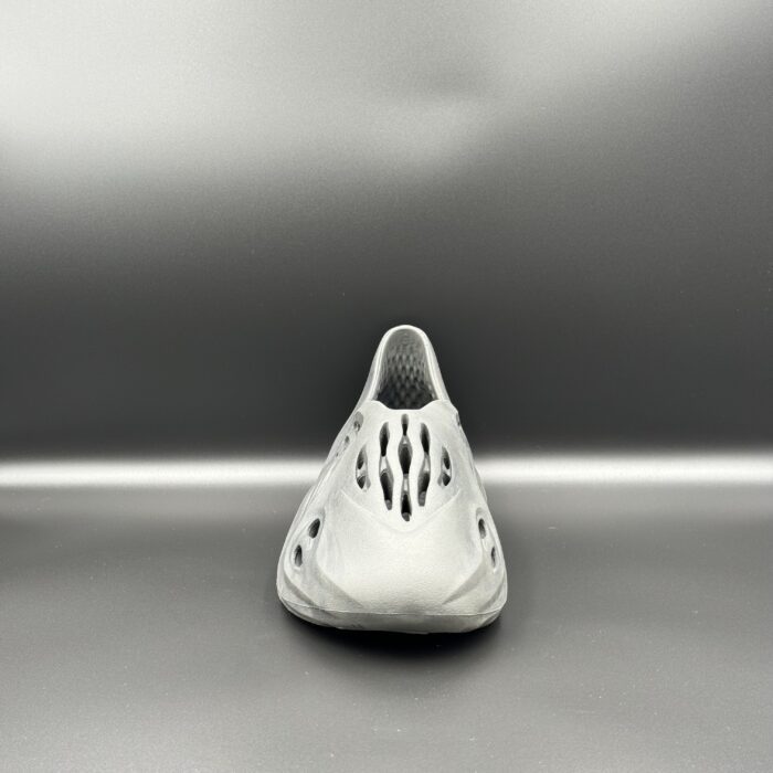 Yeezy Foam Runner Carbon - Image 4