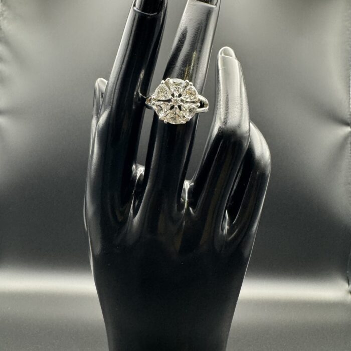Sterling Silver 925 Ring with Diamond Effect Stones - Image 5
