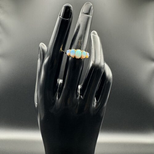 18ct Gold Opal Ring