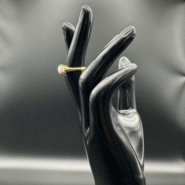 18ct Gold Opal Ring - Image 2