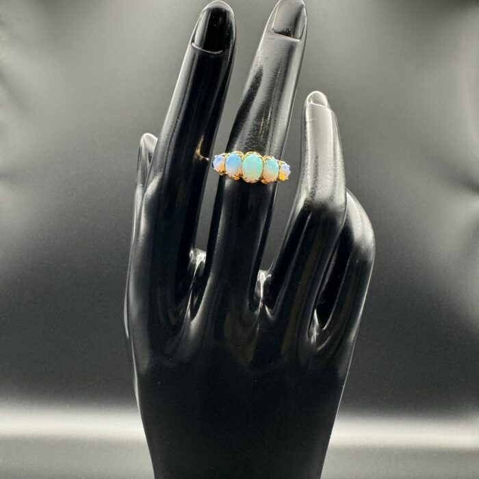 18ct Gold Opal Ring - Image 5