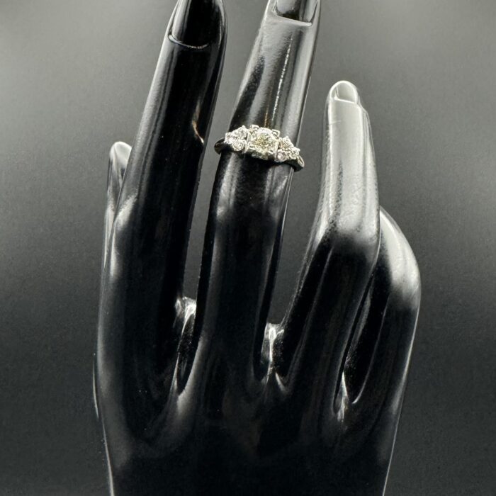 18ct Gold & Diamond Engagement Ring - Image 5