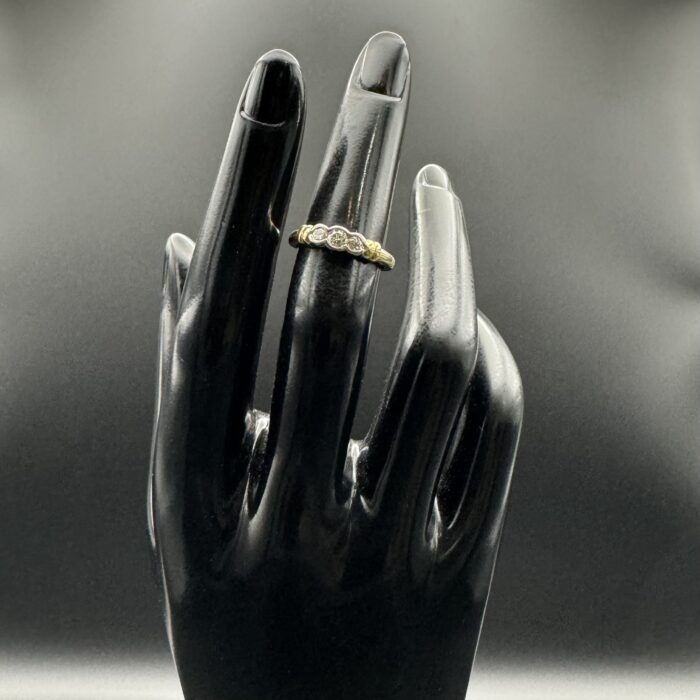 18ct Gold Trilogy Diamond Ring