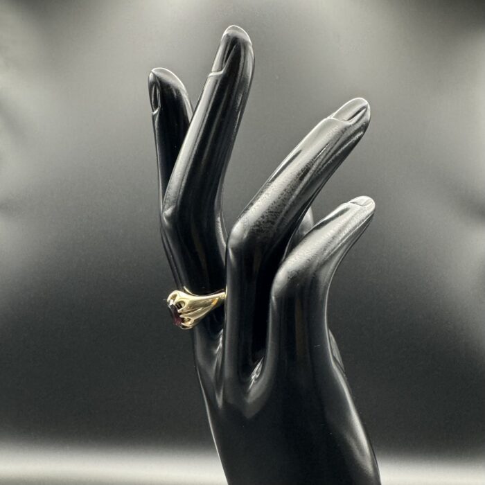 9ct Gold Gypsy Ring with Black Onyx Stone - Image 2