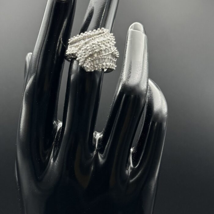 14ct White Gold Cocktail Ring with 2ct of Diamonds - Image 6