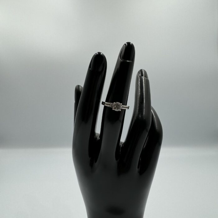 18ct Gold Brilliant Cut Diamond Engagement Ring - Image 2