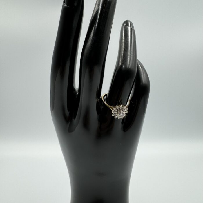 18ct Gold Diamond Cluster Ring - Image 5