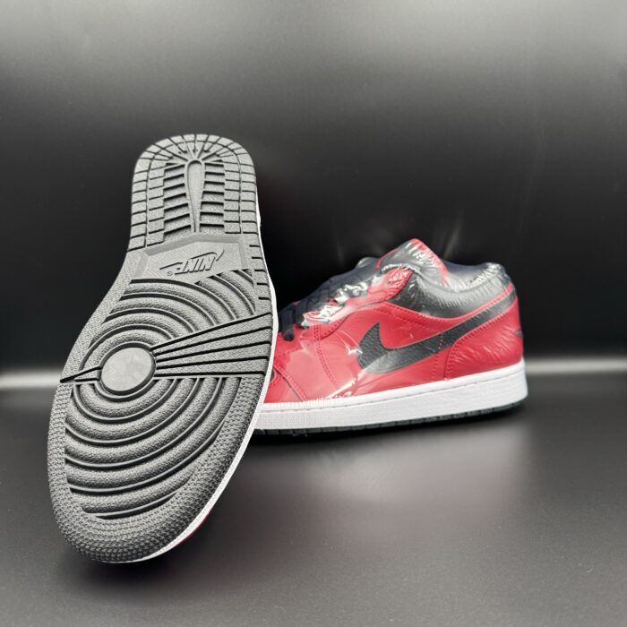 Air Jordan 1 Low Reverse Bred - Image 2