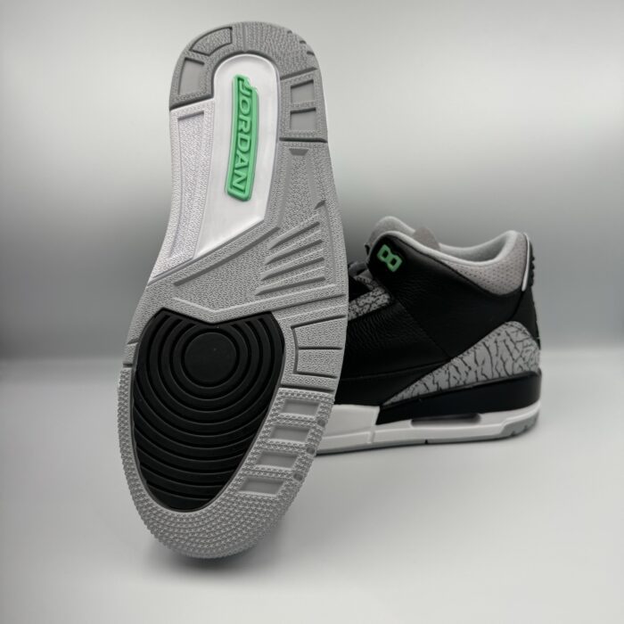 Air Jordan 3 Retro Green Glow - Image 4