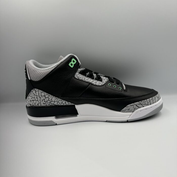 Air Jordan 3 Retro Green Glow - Image 5