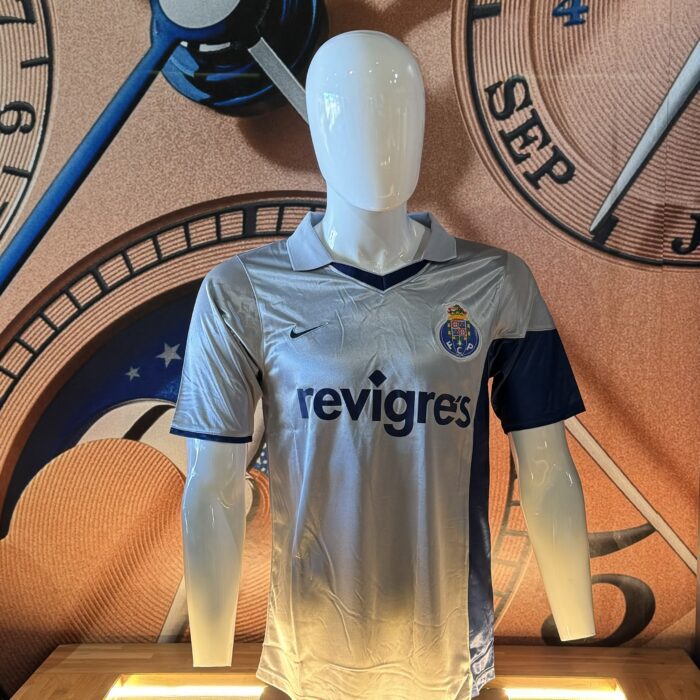 Retro FC Porto Away 2001/2002 Deco No.10 - Image 2