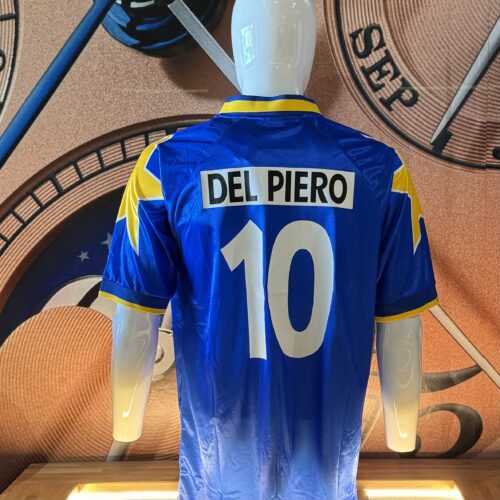 Retro Juventus Away Shirt 1995/96 Del Piero 10