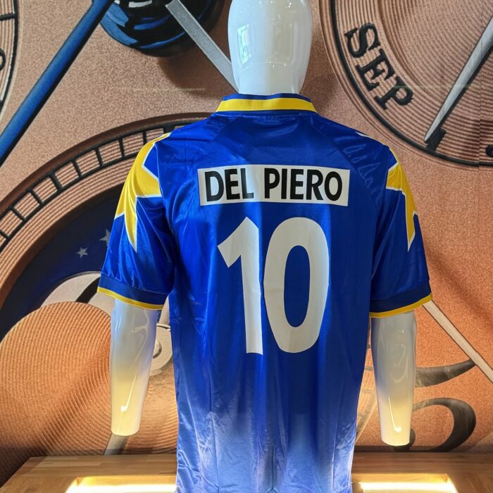 Retro Juventus Away Shirt 1995/96 Del Piero 10
